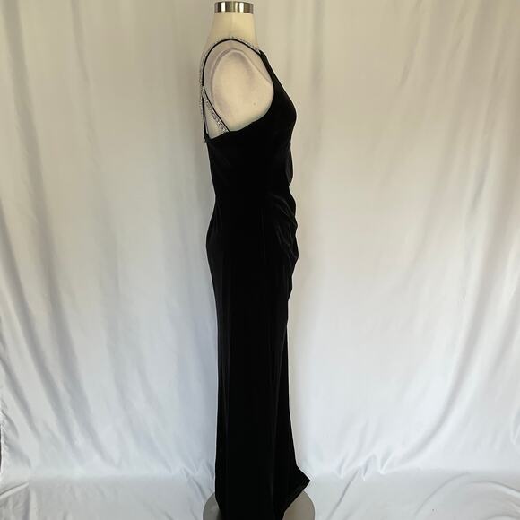 Black Velvet Beaded Strappy Back Evening Gown Size 8 Long Formal Dress by AQUA - Picture 4 of 13